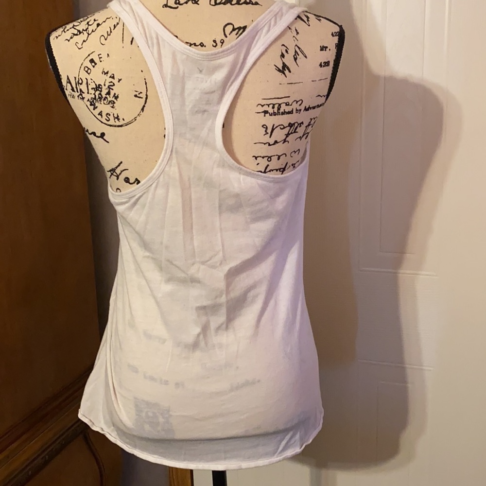 ⭐️ FREE with any purchase! AE Favorite Tank! - Picture 2 of 5